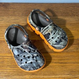 Crocs Childs Camo Sandals Orange Sole